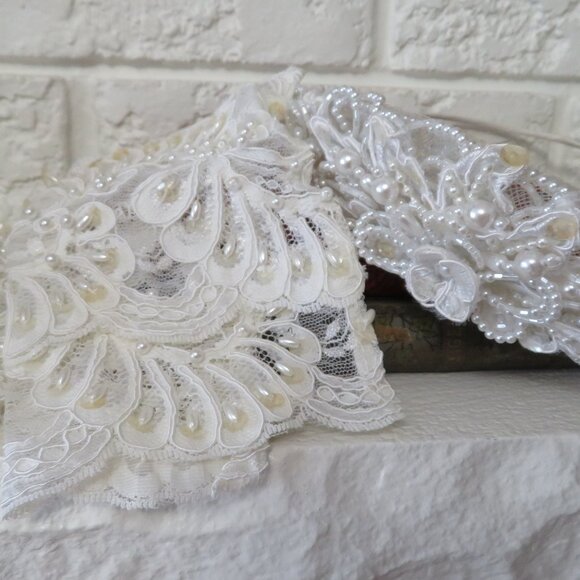 Vtg half gloves and crown made of lace and faux pearls 1980 bridal set - Picture 1 of 15